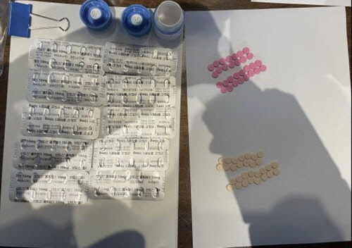 의사 행세를 하던 A씨가 처방받은 졸피뎀과 신경안정제. [대전경찰청 제공]